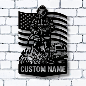 Feuerwehrmaske mit gekreuzten Äxten – Individuelles Namensschild aus Metall – Personalisierte Wanddekoration