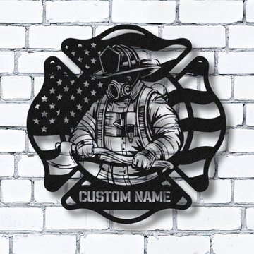 Feuerwehrmaske mit gekreuzten Äxten – Individuelles Namensschild aus Metall – Personalisierte Wanddekoration