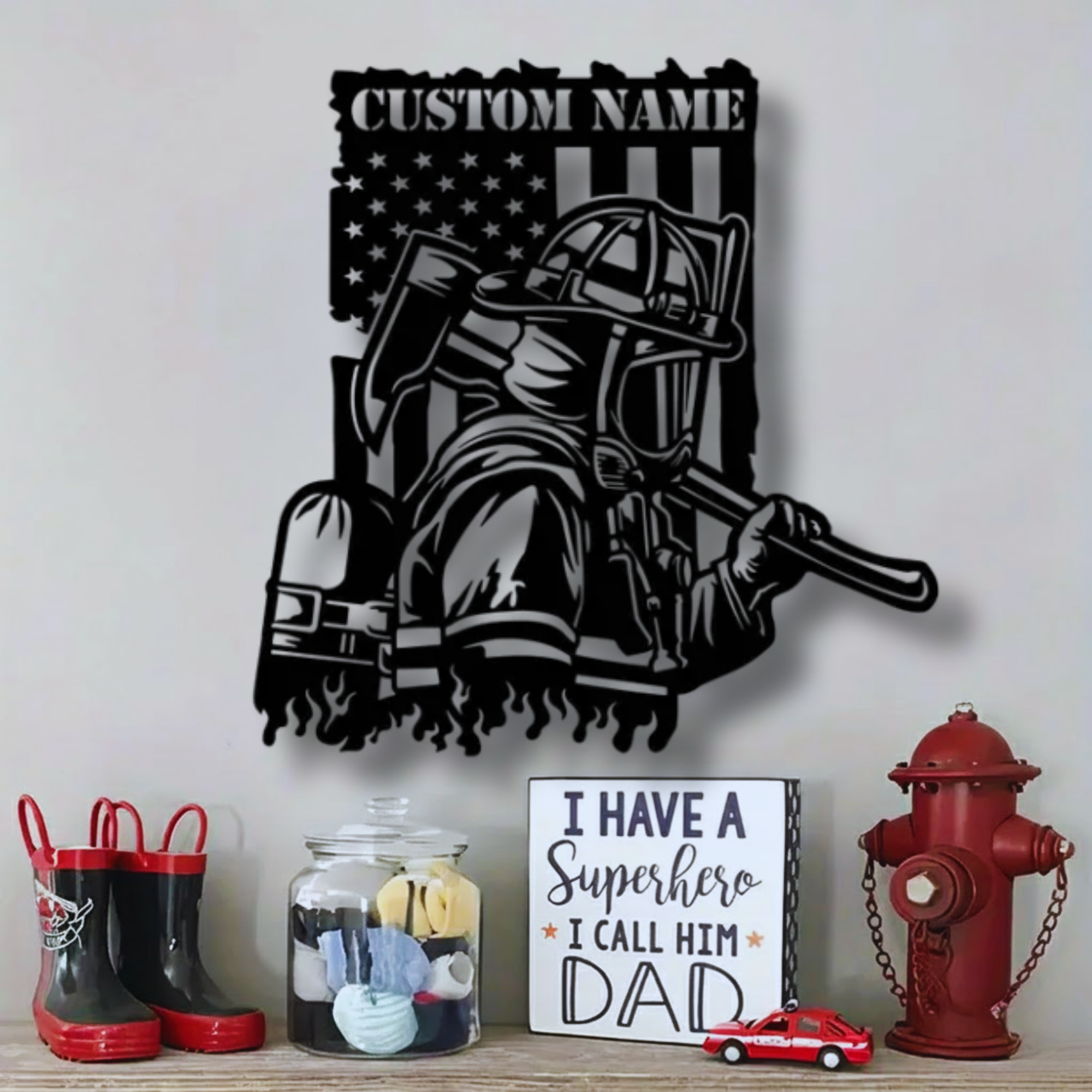 Feuerwehrmaske mit gekreuzten Äxten – Individuelles Namensschild aus Metall – Personalisierte Wanddekoration