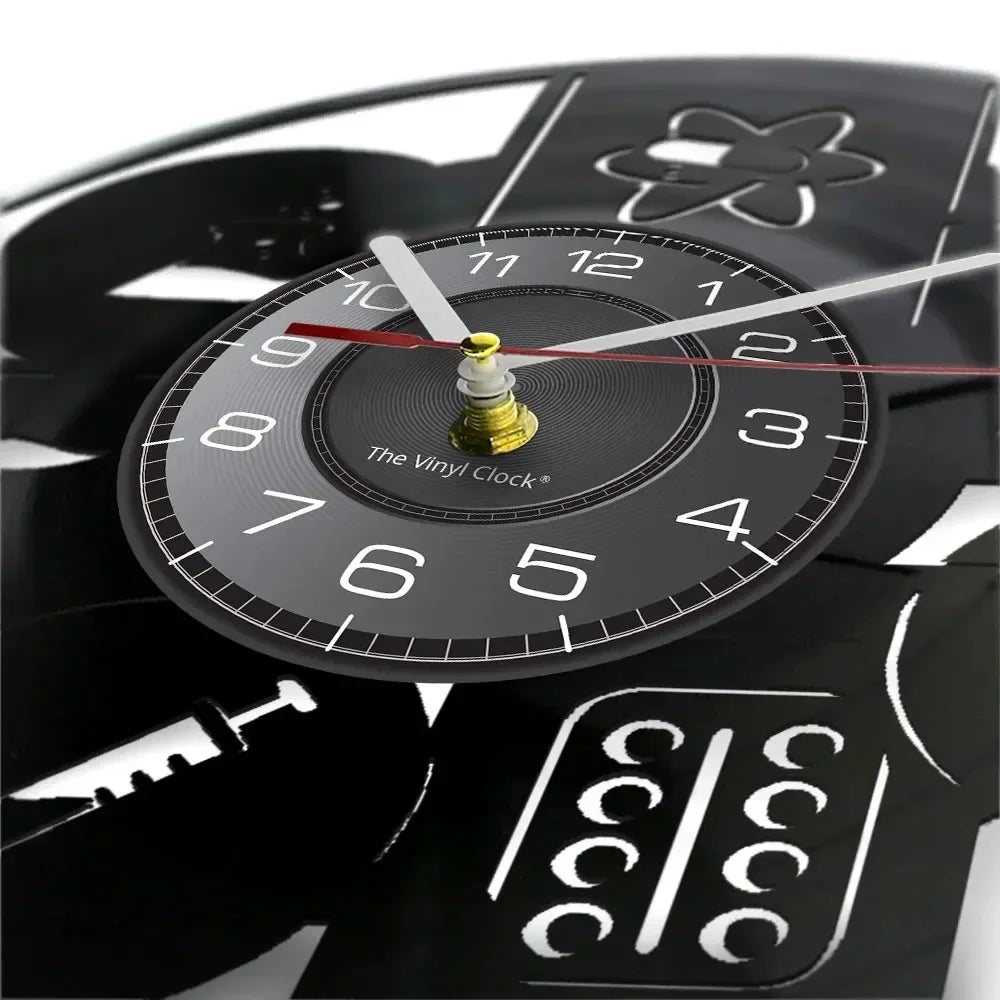 Wanduhr mit LED-Beleuchtung – LED-Dekoration für Apotheker, Ärzte und Krankenschwestern