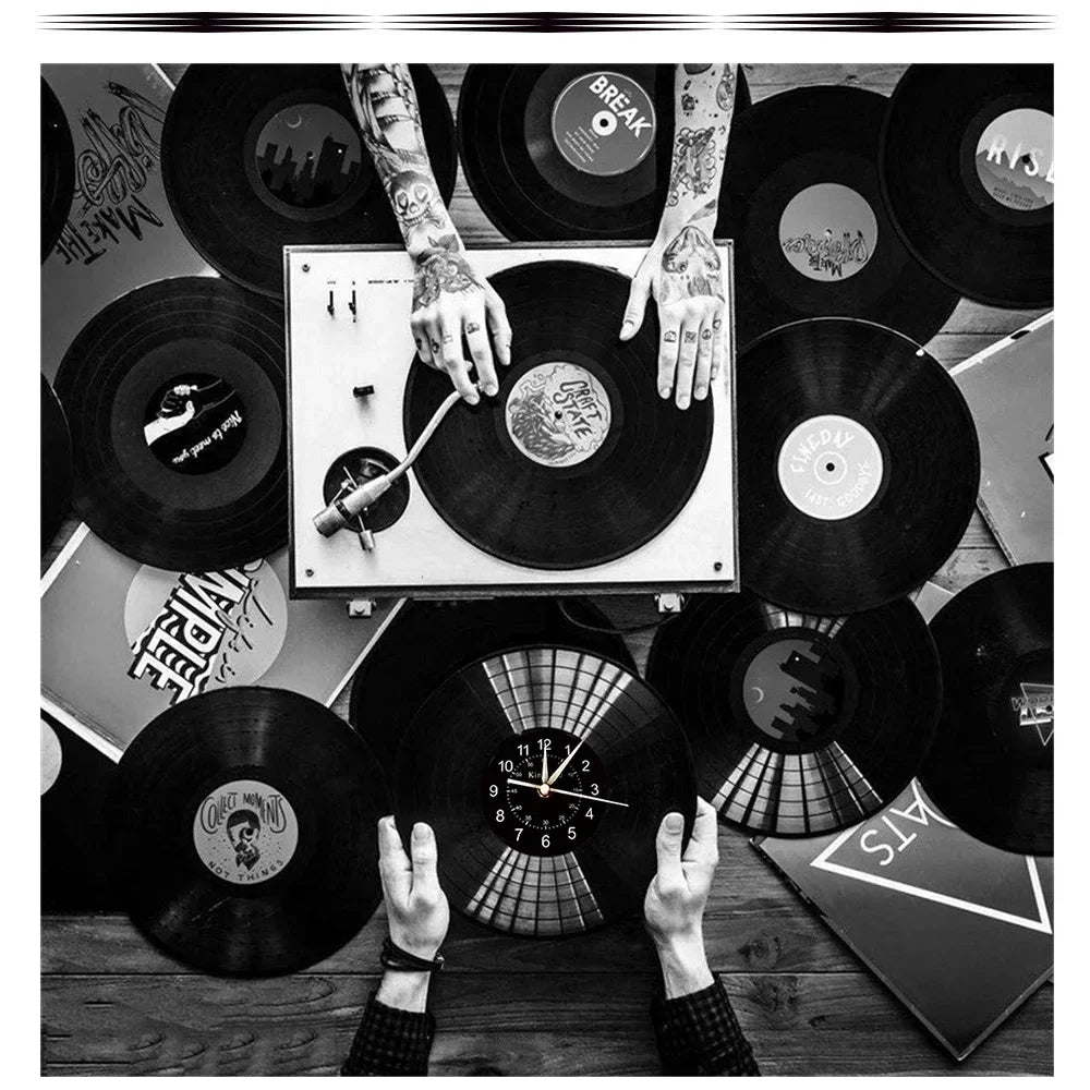 Wanduhr mit LED-Beleuchtung – LED-Dekoration für Apotheker, Ärzte und Krankenschwestern